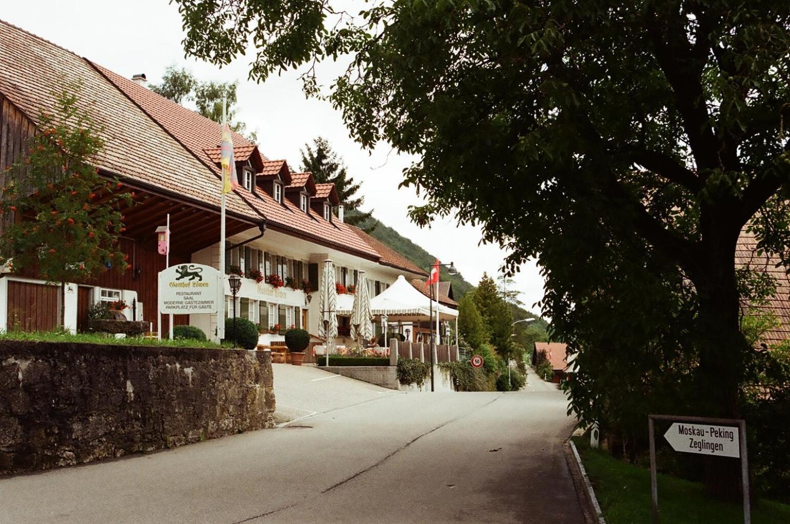 Готель Gasthof Loewen Wisen Екстер'єр фото